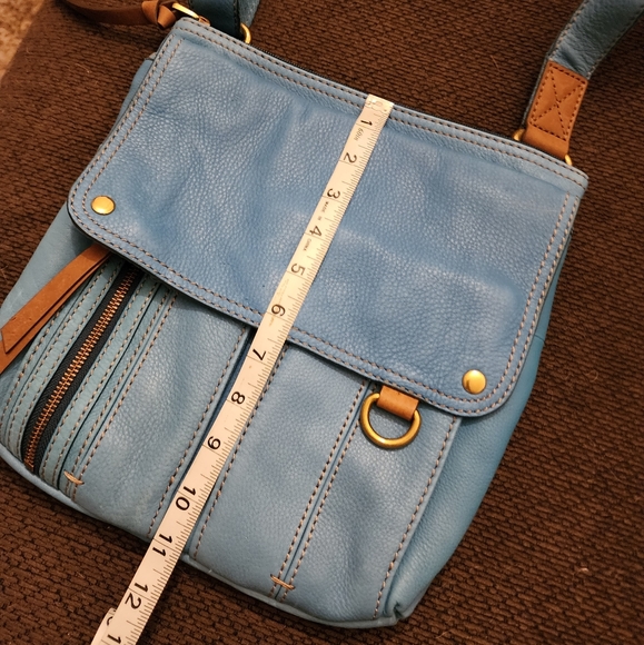 Fossil Crossbody - Picture 15 of 16